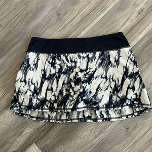 Lululemon Pacesetter skirt size 8